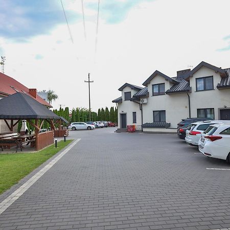 Apart-House Uniejów Exterior foto