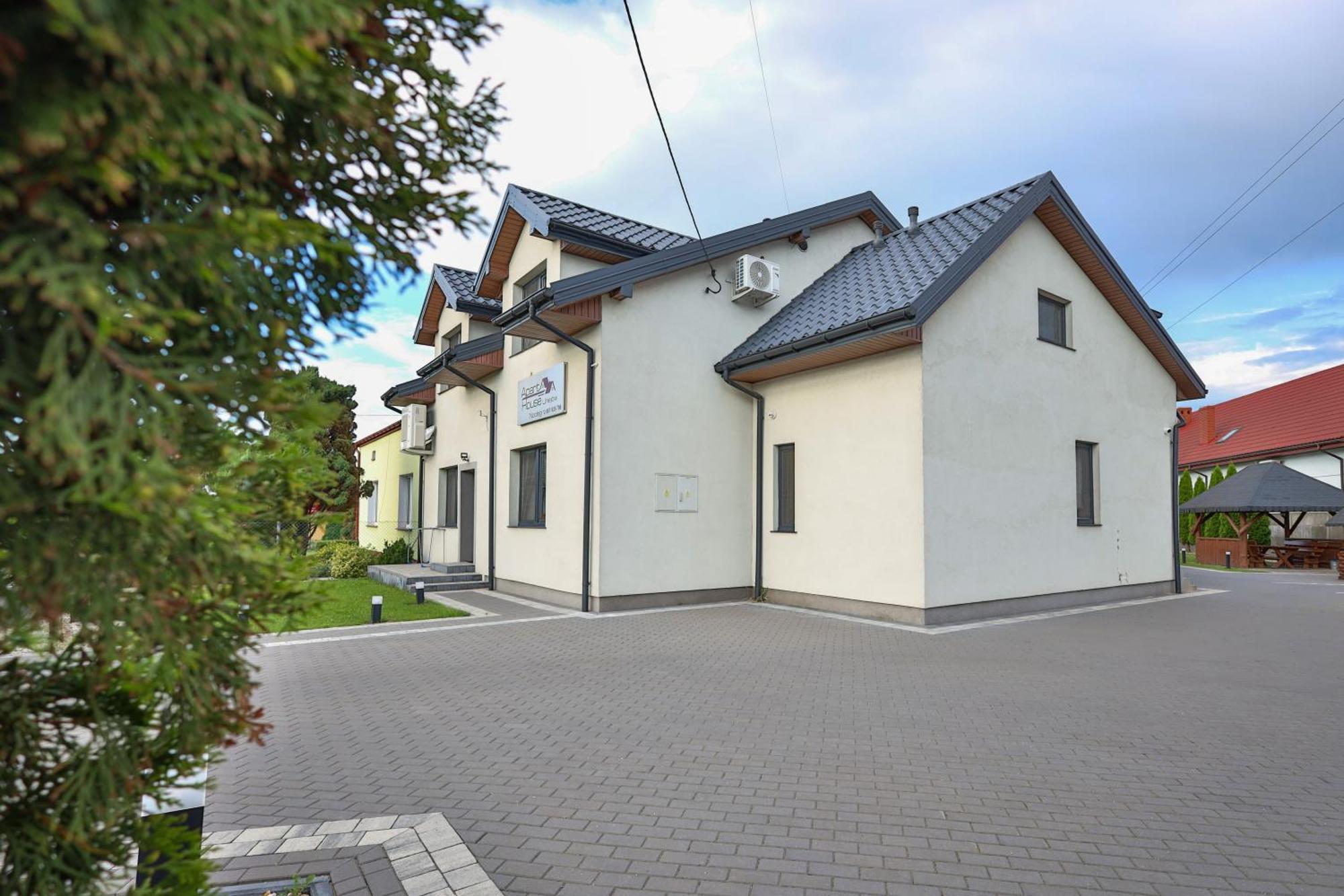 Apart-House Uniejów Exterior foto